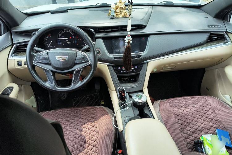 Used Cadillac XT5 2017 Anniversary Edition 28T Four-Wheel Drive Tech Model Center Console