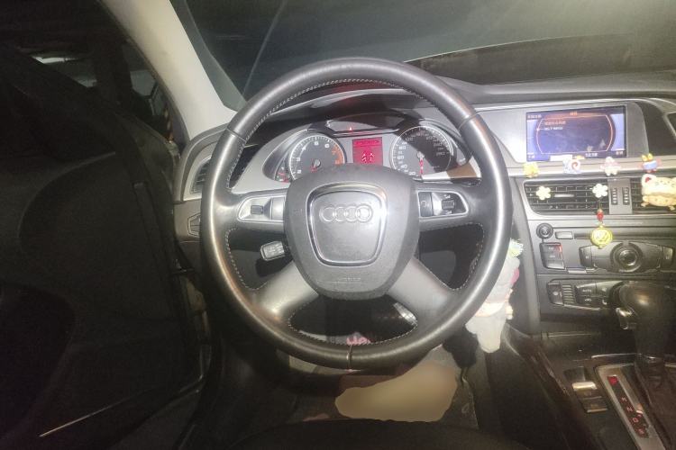 Used Audi A4L 2012 2.0 TFSI automatic Comfort trim level