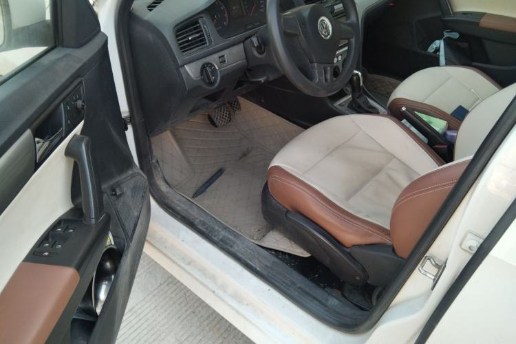 Used Volkswagen Lavida 2015 1.6L Automatic Fashion Edition
