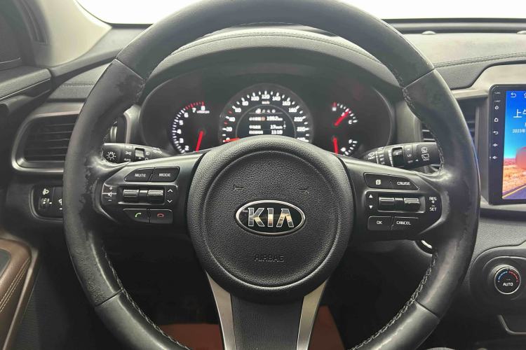 Used Kia Sorento 2015 Sorento L 2.4L Gasoline 4WD Elite Edition 7 Seats China IV Standard