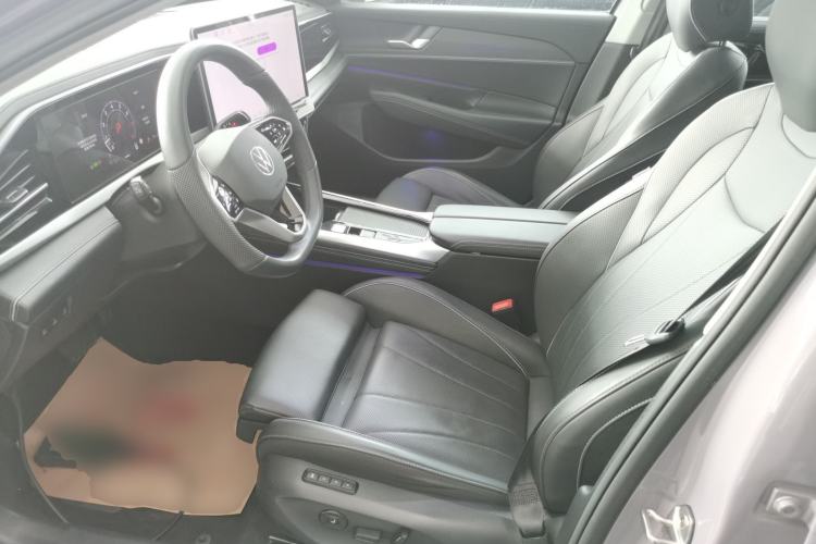 Used Volkswagen Passat 2025 Pro 380TSI Dragon Supreme Edition Left Front Seat