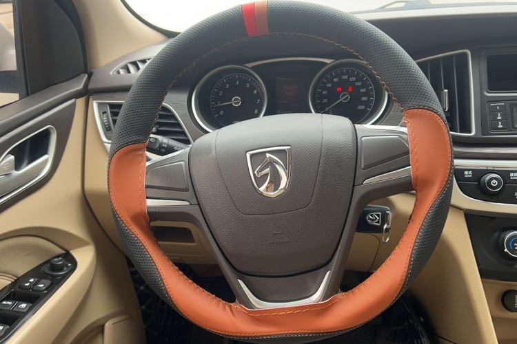 Used Baojun 730 2019 1.5L Manual Value Edition 7 Seats China VI Emission Standard Steering Wheel