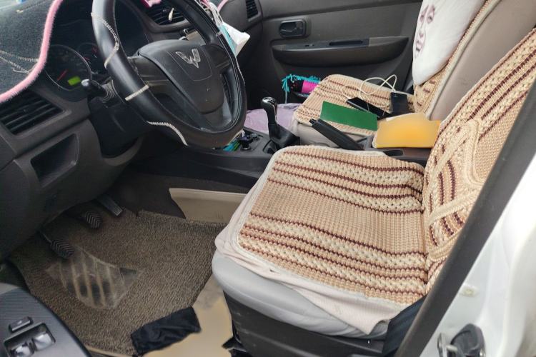 Used Wuling Hongguang 2015 1.5L S Basic Version China V Standard
