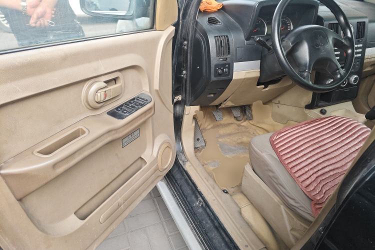 Used Leopaard Feiting 2010 Fashion Edition 1.5L Two-Wheel Drive Comfort Version Driver Seat