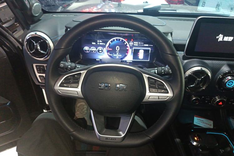 Used BAIC Off-Road BJ40 2024 2.0T Urban Hunter Honor Edition Steering Wheel