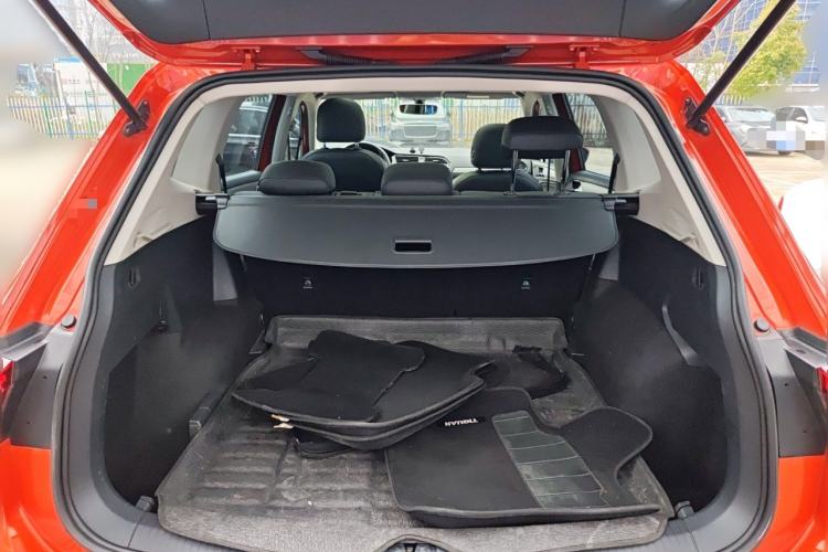 Used Volkswagen Tiguan L 2017 330TSI Automatic Two-Wheel Drive Luxury Edition Trunk