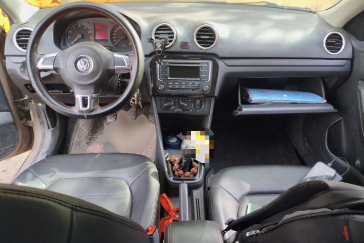 Used Volkswagen Jetta 2013 1.6L Manual Fashion Edition Center Console