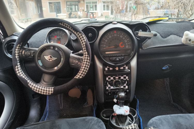 Used MINI Countryman 2013 1.6T COOPER ALL4 Fun Center Console