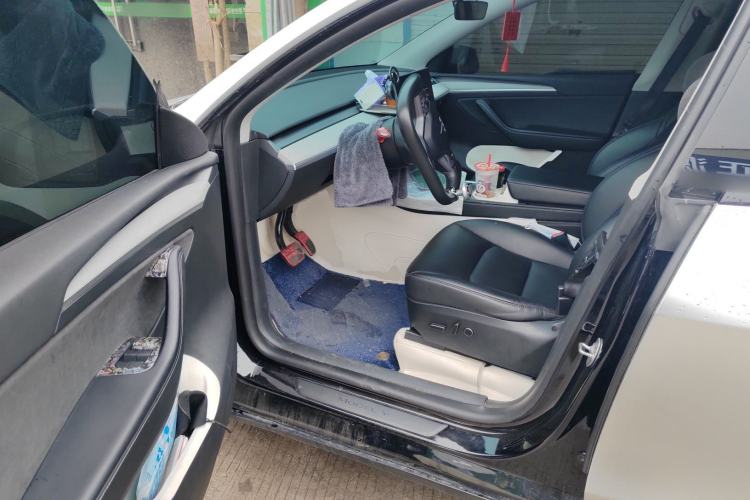 Used Tesla Model Y 2024 Long-Range All-Wheel-Drive Version