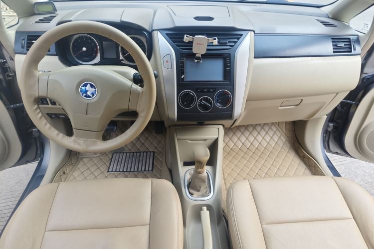 Used Venucia D50 2013 1.6L Manual Fashion Edition
