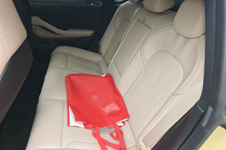 Used Nio ET5 2022 75 kWh Left Rear Seat