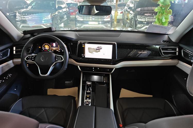 Used Volkswagen Teramont 2024 380TSI Four-Wheel Drive Longxiang Edition Center Console