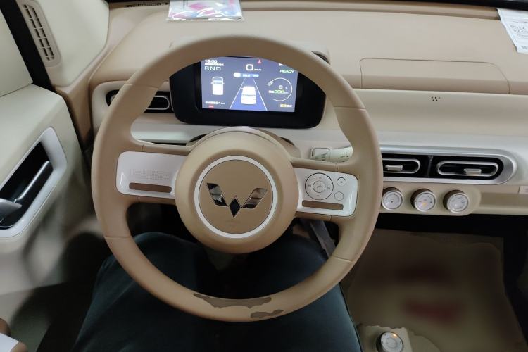 Used Wuling Hongguang MINIEV 2024 3rd Generation 215km Youth Edition
