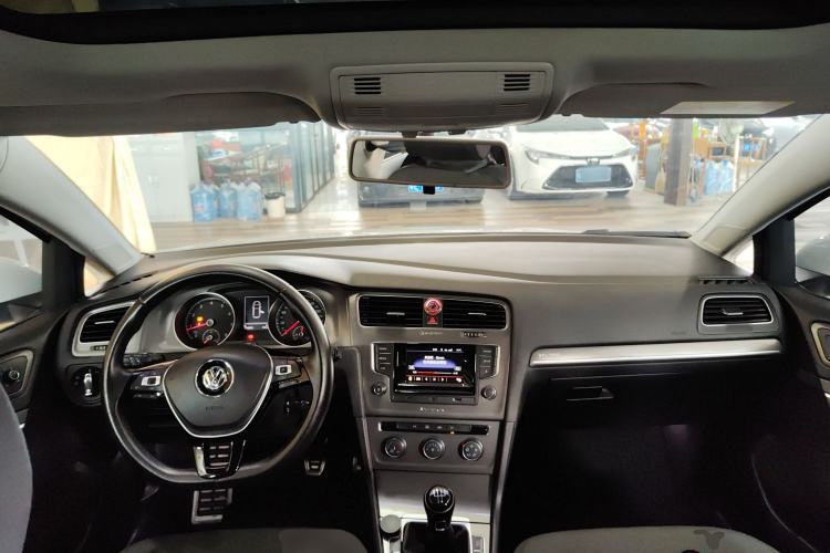 Used Volkswagen Golf 2015 1.4TSI Manual Comfort Model