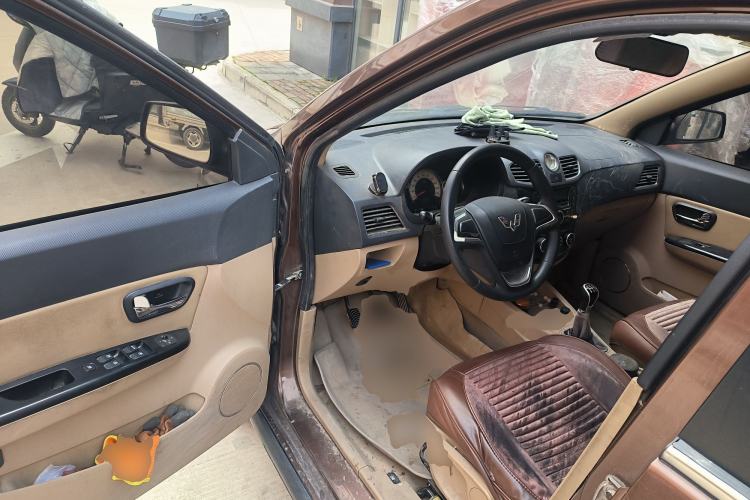 Used Wuling Hongguang 2014 1.5L S Standard Version