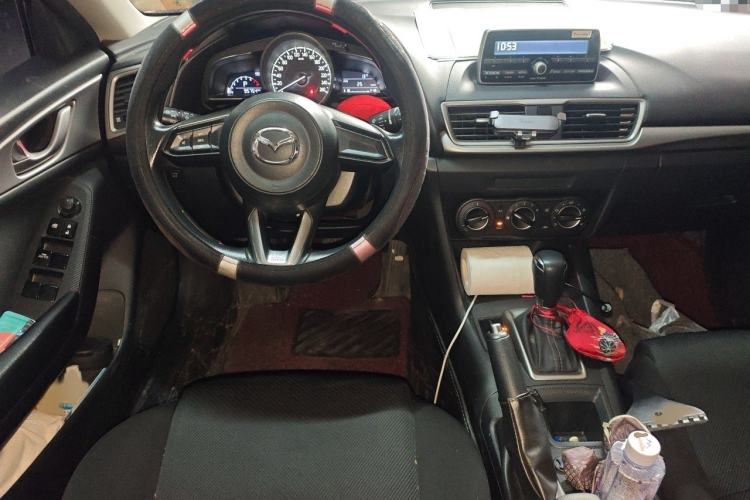 Used Mazda 3 Axela 2017 Hatchback 1.5L Automatic Comfort Model Emission Standard China V
