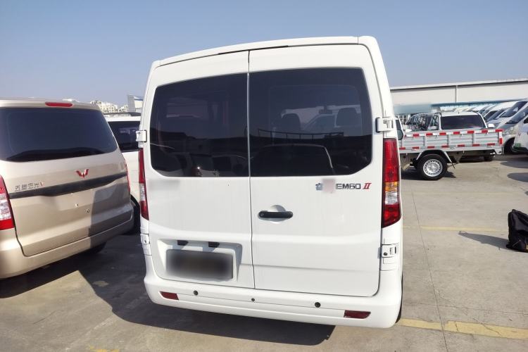 Used Chana Ruixing EM60 2025 Passenger Version Comfort Edition 6 Seats 300 km Range Side-Hinged Doors

