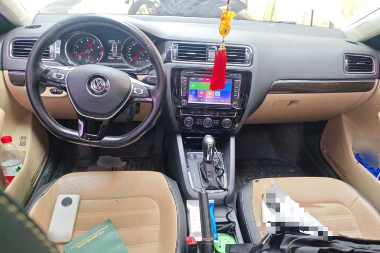 Used Volkswagen Sagitar 2015 230TSI Automatic Luxury Model