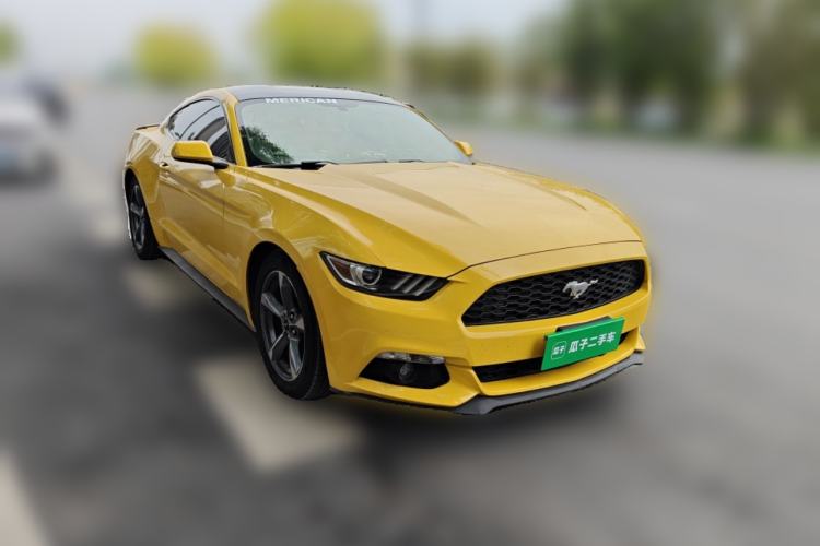 Used Ford Mustang 2015 2.3T Automatic U.S.-Spec Version Front Right 45 Deg