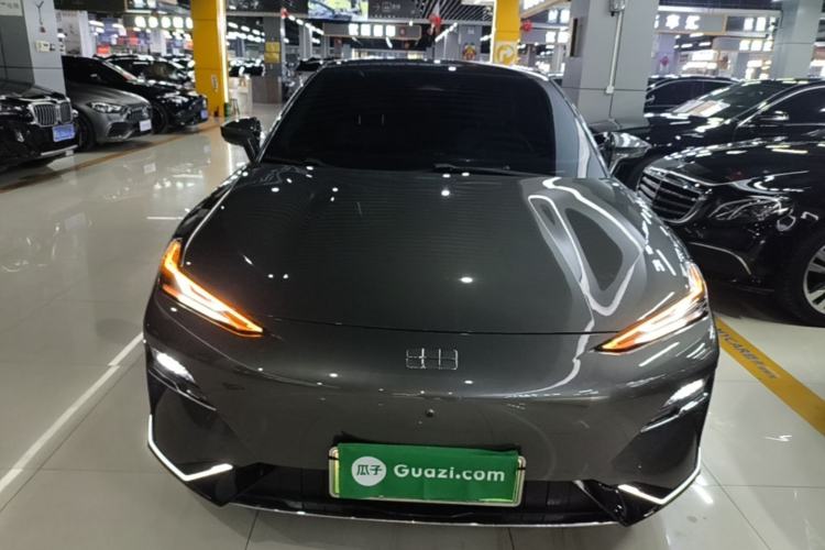 Used Geely Galaxy E8 2024 665 km Range Rear-Drive Starship Long-Range Version Front