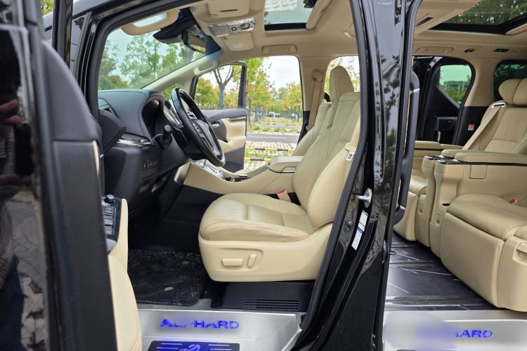 Used Toyota Alphard 2021 Dual-Engine 2.5L Prestige Edition Interior 1