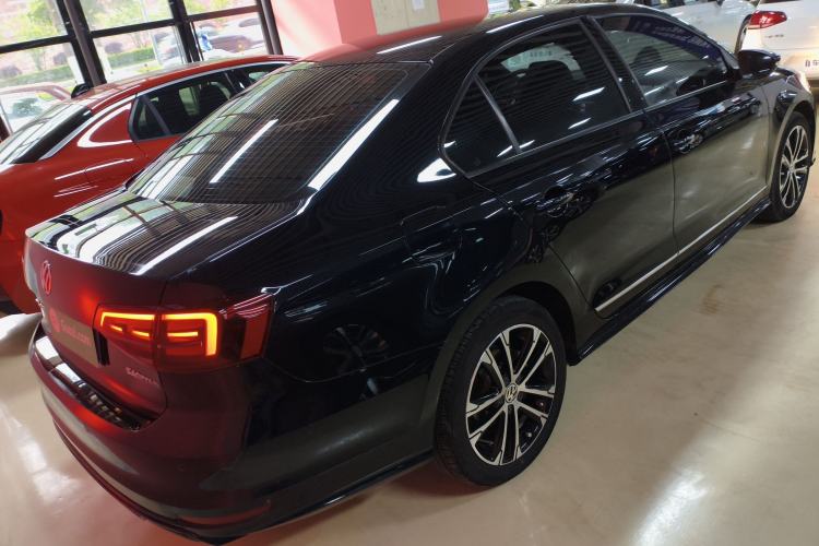 Used Volkswagen Sagitar 2016 280TSI Automatic R-Line Rear Right 45 Deg