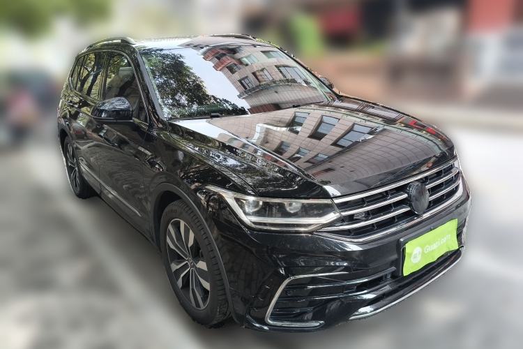 Used Volkswagen Tiguan L 2022 330TSI Automatic Two-Wheel Drive R-Line Enhanced Edition Front Right 45 Deg