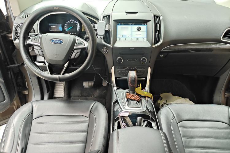 Used Ford Edge 2018 EcoBoost 245 Two-Wheel-Drive Titanium 7-Seater China V Standard Center Console