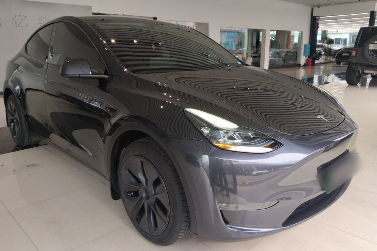 Used Tesla Model Y 2024 Long-Range All-Wheel-Drive Version

