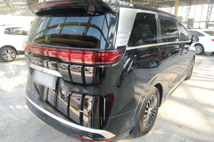 Used Denza D9 2024 DM-i 970 Luxury Model
