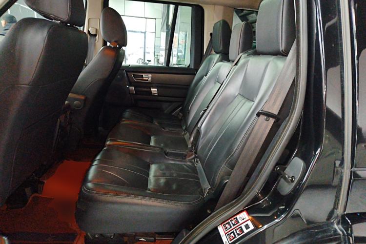 Used Land Rover Discovery 2016 3.0 SC Obsidian Black Heritage Edition SE
