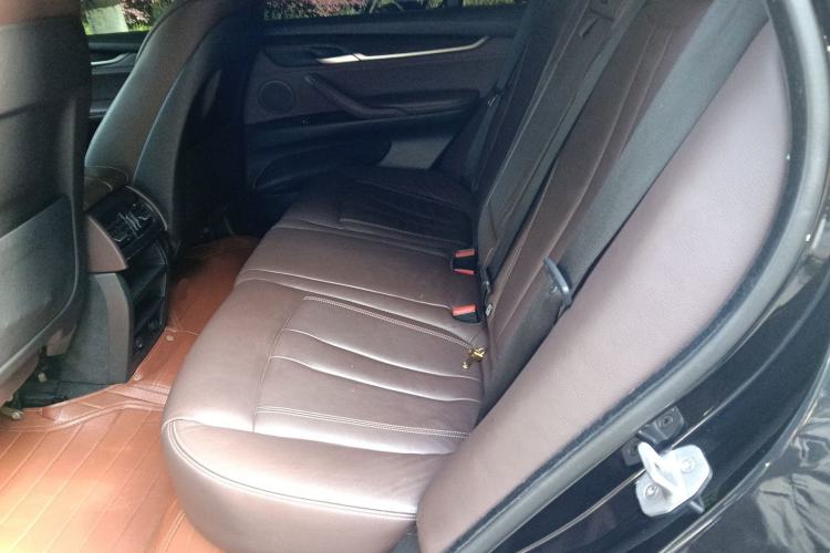 Used BMW X5  Left Rear Seat