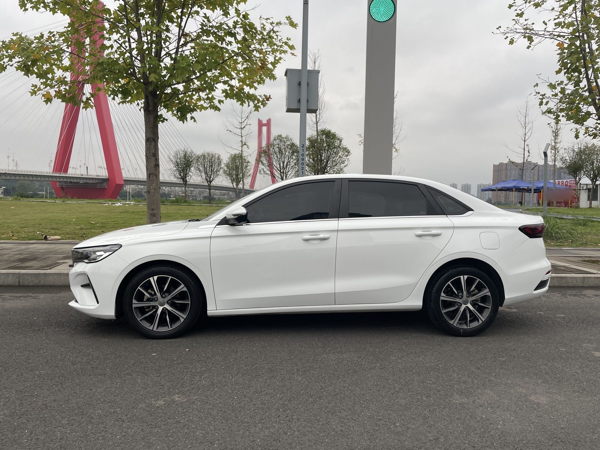 Geely Auto Emgrand 2022 4th Generation 1.5L CVT Luxury Model - Premium — снимка 14