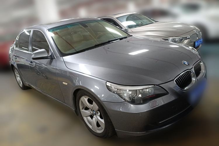 Used BMW 5 Series 2010 523Li Luxury Model Front Right 45 Deg