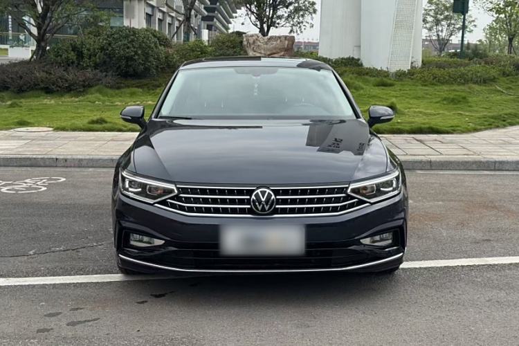 Used Volkswagen Magotan 2023 2 Million Units Limited Edition 330TSI DSG Leading Version