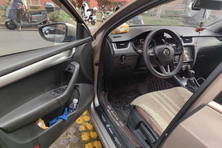 Used Skoda Octavia 2020 1.5L Automatic SmartDrive Comfort Edition Driver Seat