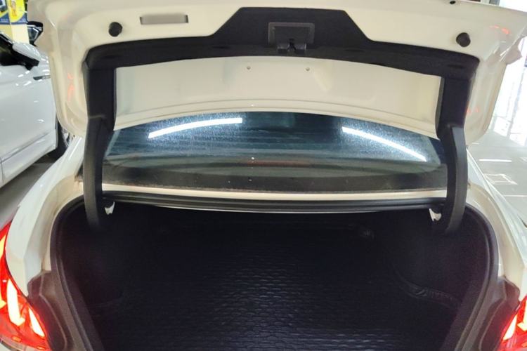 Used MG 5 2022 300TGI DCT Chao Yue Luxury Edition
