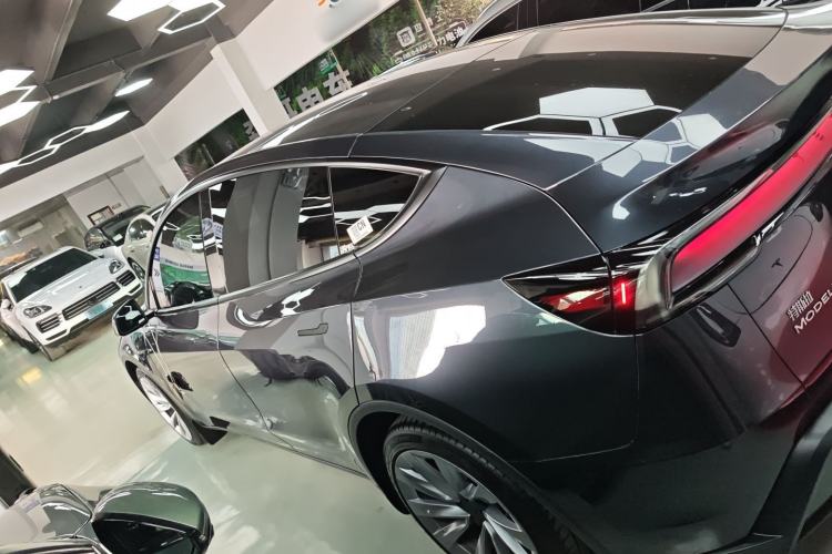 Used Tesla Model Y 2025 Long-Range All-Wheel Drive First Edition