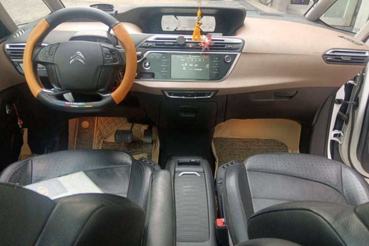 Used Citroen C4 Picasso 2015 Grand 1.6T Luxury 7-Seater
