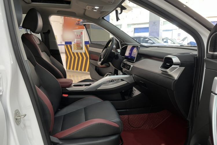 Used Geely Auto Coolray 2021 1.4T DCT Diamond Edition Interior 9