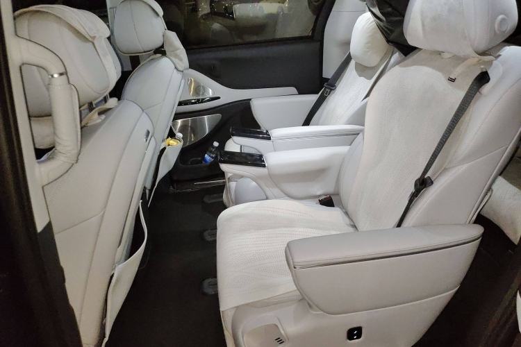 Used VOYAH Dream 2025 PHEV Four-Wheel Drive Prestige Kunpeng Edition Left Rear Seat