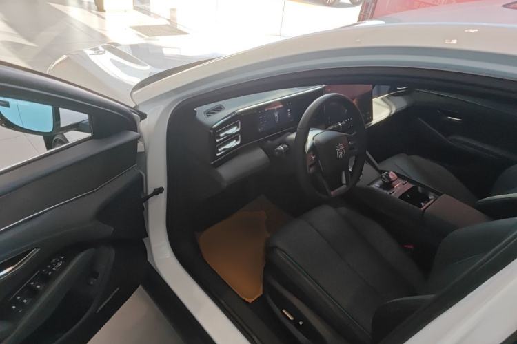 Used BYD Qin L 2025 DM-i Smart Drive 120KM Excellence Model