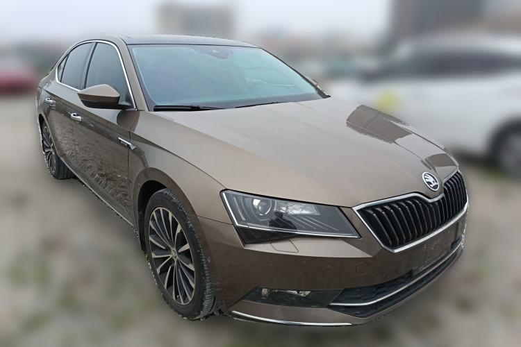 Used Skoda Superb 2018 TSI330 DSG Luxury Edition China V Standard Front Right 45 Deg