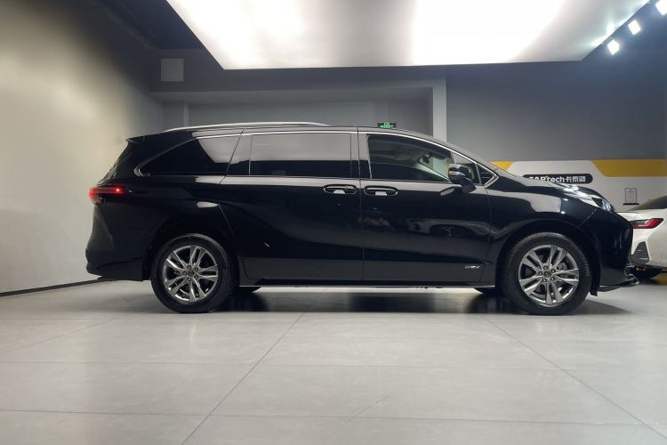 Used Toyota Sienna 2024 2.5L Hybrid Comfort Edition
