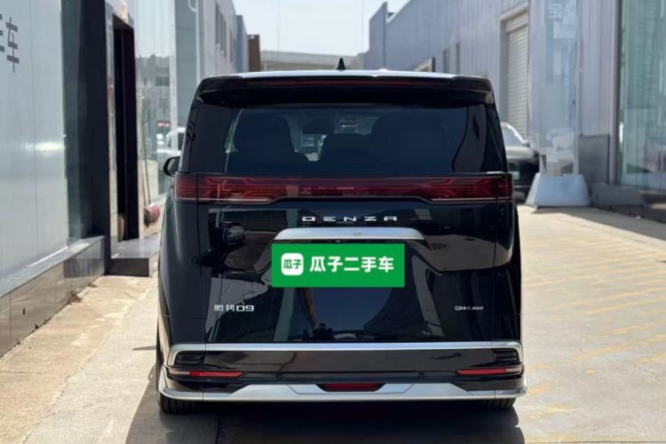 Used Denza D9 2024 DM-i 980 Four-Wheel Drive Flagship Model
