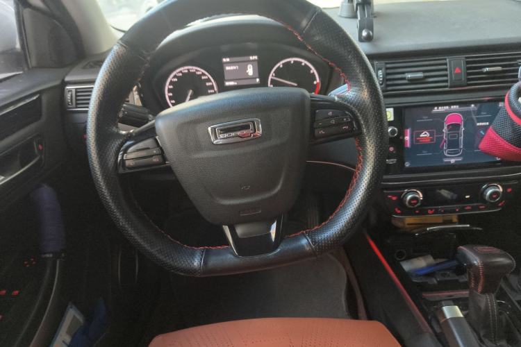 Used Qoros 3 2015 Urban SUV 1.6T Automatic Xuan Dong Party Edition