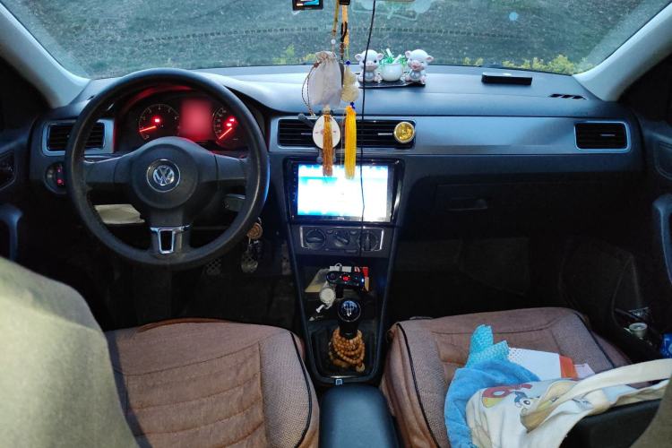 Used Volkswagen Santana 2015 1.6L Manual Comfort Edition