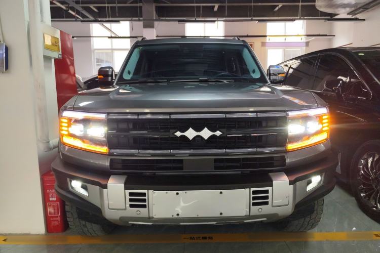 Used Formula Leopard Leopard 5 2023 Navigator Edition
