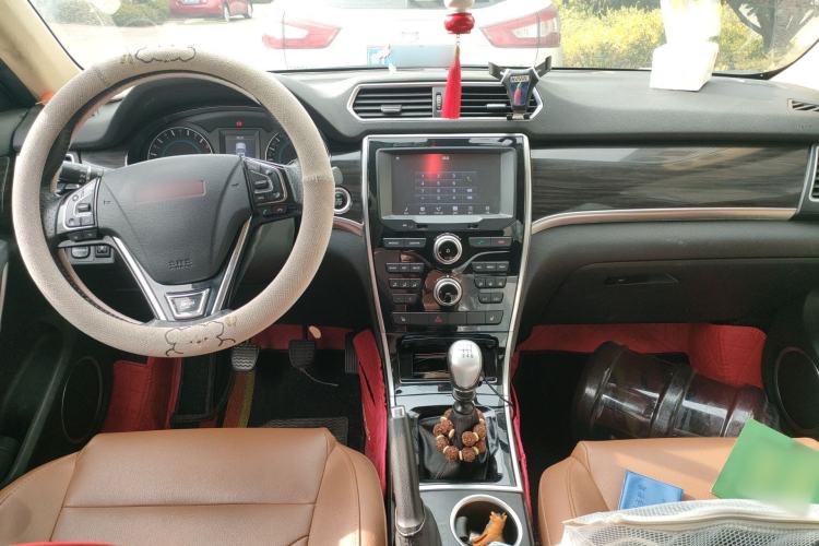 Used Haval H2 2014 1.5T Manual Two-Wheel Drive Elite Edition
