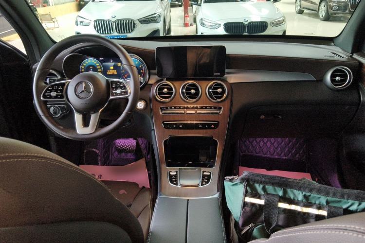 Used Mercedes-Benz GLC 2020 Facelifted GLC 300 L 4MATIC Luxury Edition Center Console